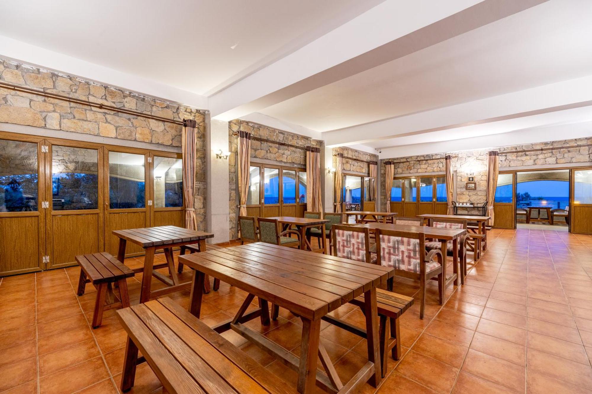 Hotel Surf Egitim Merkezi İmroz